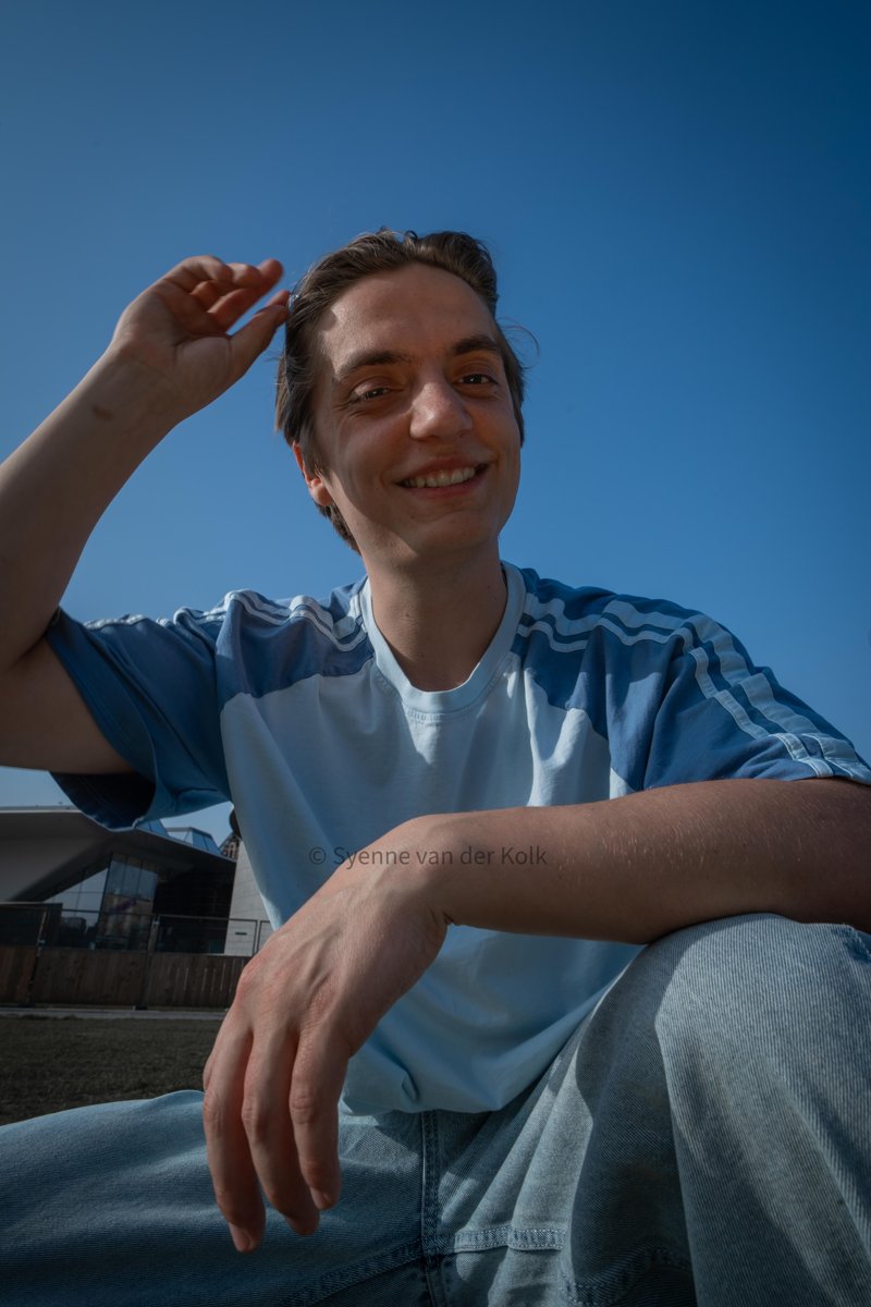 Sil Poortstra lachend